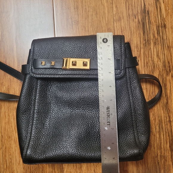 Backpack - Picture 7 of 9